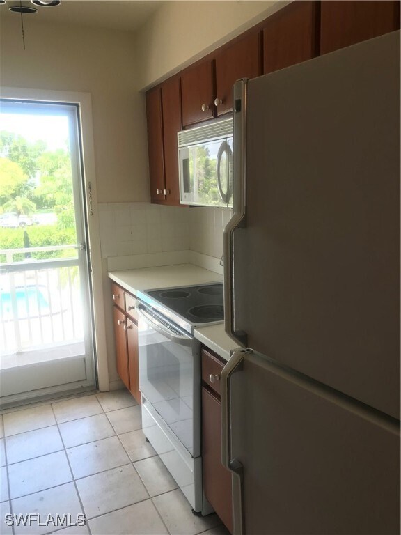 Building Photo - 216 Banyan Blvd