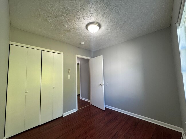 Building Photo - 531 Toner St