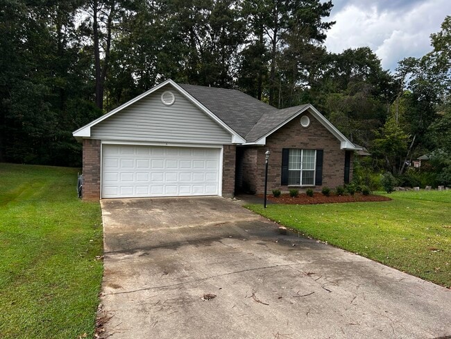 Primary Photo - 110 Mohawk Cir