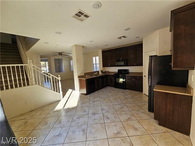 Building Photo - 33 Fern Tree Ct