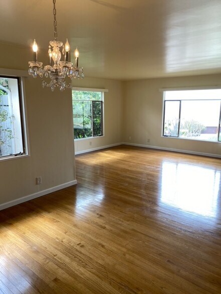 Building Photo - 214 Bellino Dr