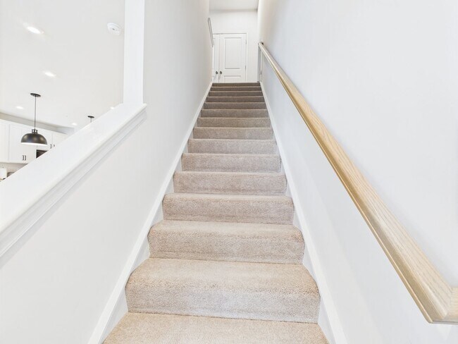 Building Photo - 642 Brookwood Glen Terrace