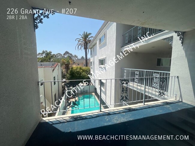 Building Photo - Large 2 Bedroom, 2 Bath Condo with 2 Parki...