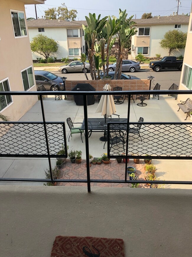 Building Photo - 5326 Lorna St