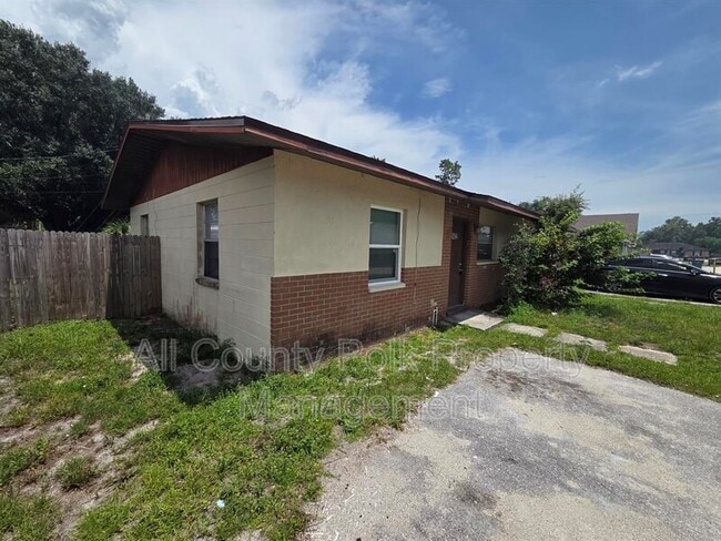 Primary Photo - 1422 Moonlite Dr