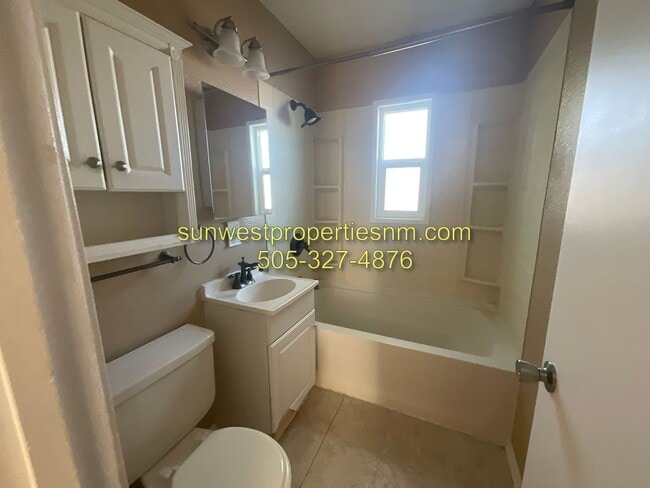 Building Photo - 2 Bedroom, 1 Bath house