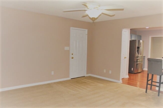 Building Photo - Staff Favorite.