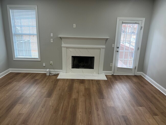 Building Photo - Bayrose