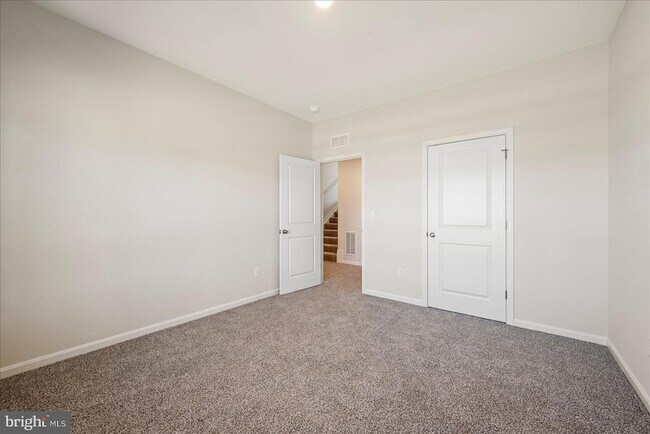 Building Photo - 118 Clerkenwell Dr