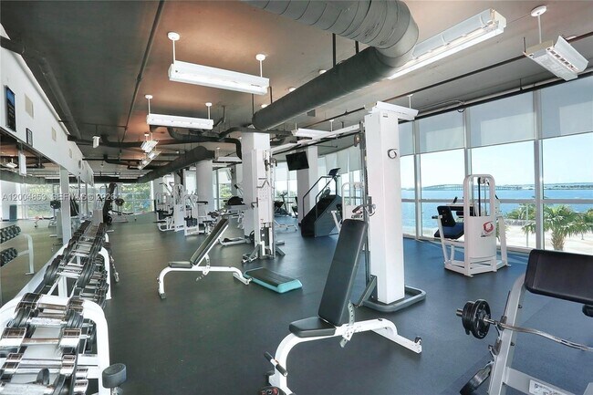 Building Photo - 2101 Brickell Ave