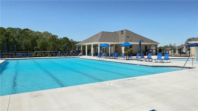 Building Photo - 61 Biltmore Pl