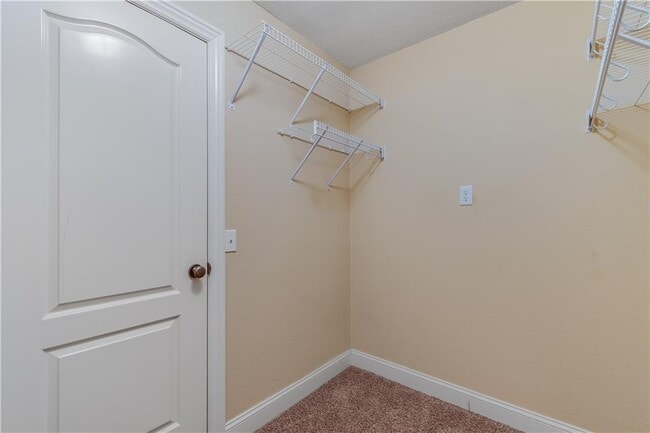 Building Photo - 811 S Riviera Dr
