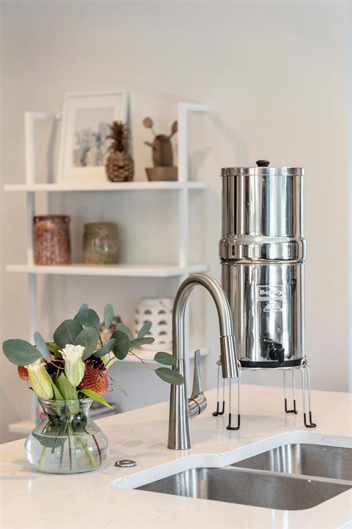 Building Photo - 6805 Western Oaks Blvd