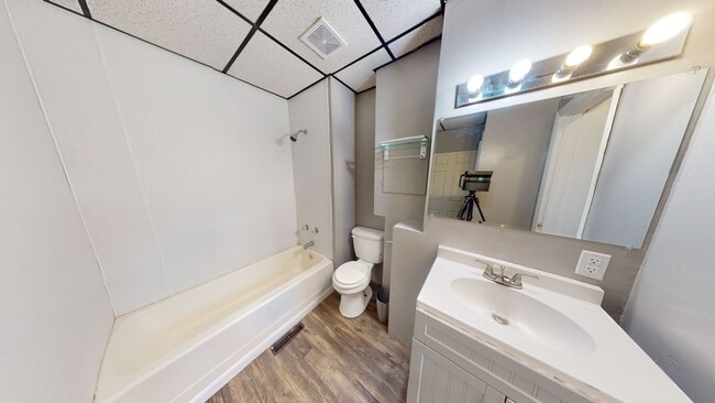 Building Photo - 33 Westminster Ave