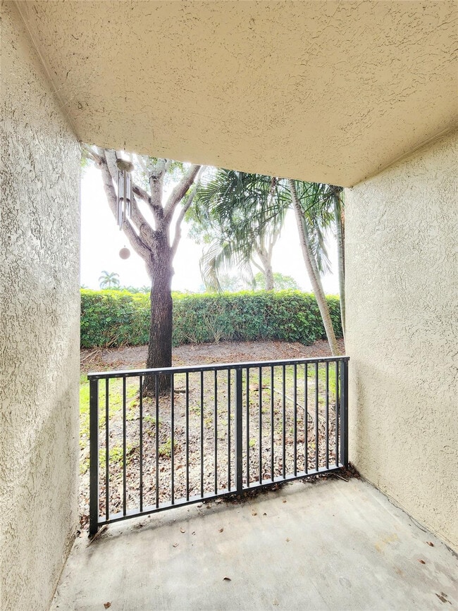 Building Photo - 15145 Michelangelo Blvd