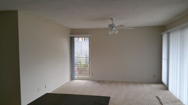 Building Photo - 1219-1219 Kuokoa St