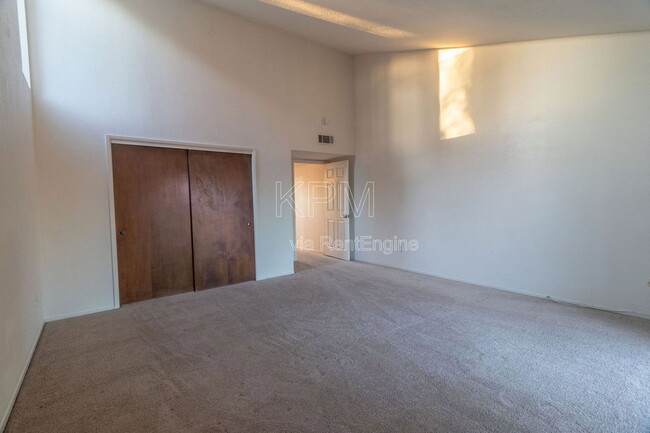Building Photo - 5530 Sandpiper Ct