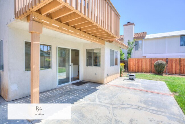 Building Photo - Beautiful 3 Bed / 2.5 Bath Home in the Corona-Norco Unified School District