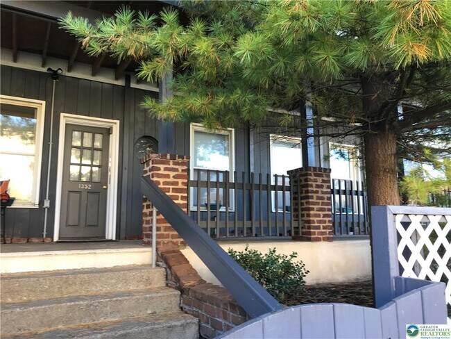 Building Photo - 1352 W Gordon St