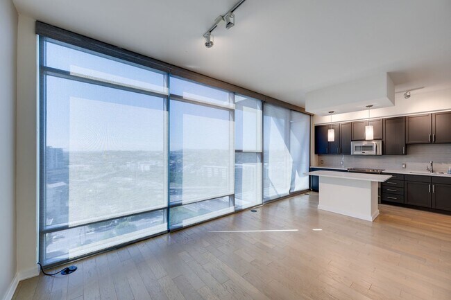 Building Photo - Beautiful 15th floor condo at TwelveTwelve