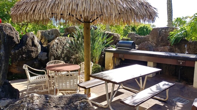 Building Photo - Partly Furnished Hawaii Kai Condo with Res...
