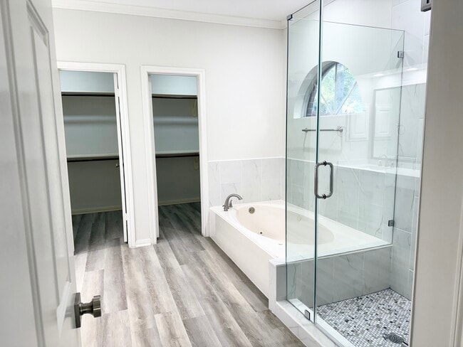 Building Photo - 4226 Roaring Rapids Dr