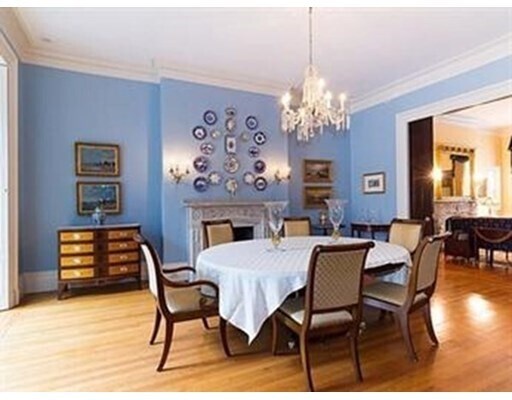 Building Photo - 14 Chestnut St