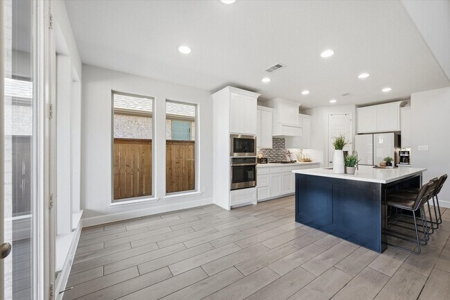 Building Photo - 2600 Precocious Ct