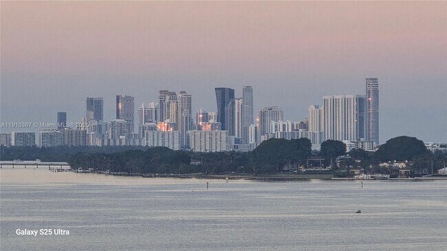 Building Photo - 1625 Kennedy Cswy