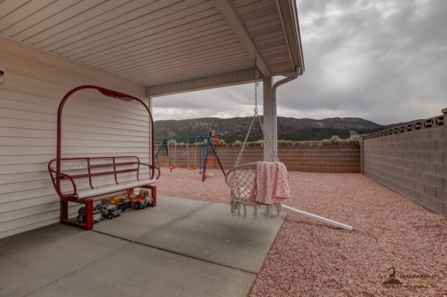 Building Photo - Spacious Family Home in Parowan