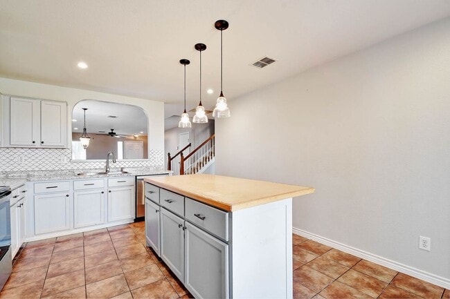 Building Photo - 8975 Scarlet