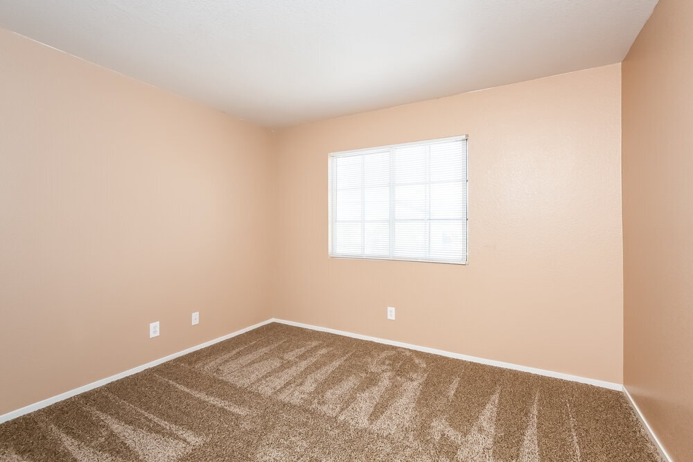 Building Photo - 2205 Royal Caribbean Ave