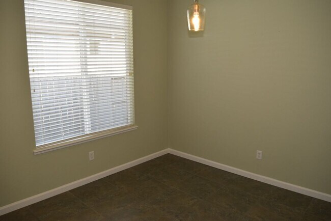 Building Photo - 1378 Seymour Cir