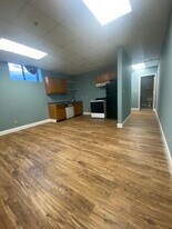 Building Photo - 117 W Main St