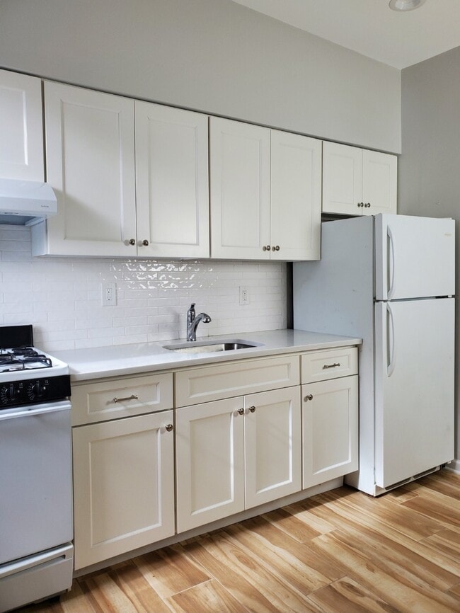 Building Photo - 43 S Adelaide Ave