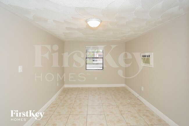 Building Photo - 1155 NW 127th St