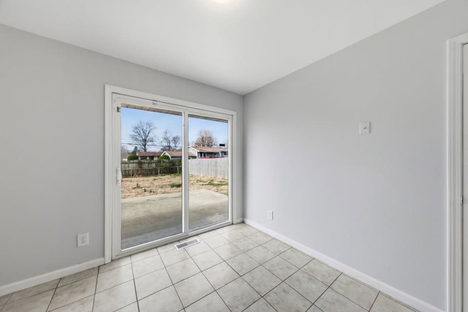 Building Photo - 850 St Bartholomew Dr
