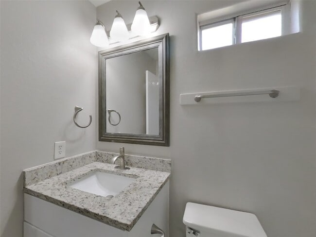 Building Photo - 5521 Rio Alamo St