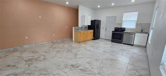 Building Photo - 528 Wideview Ave