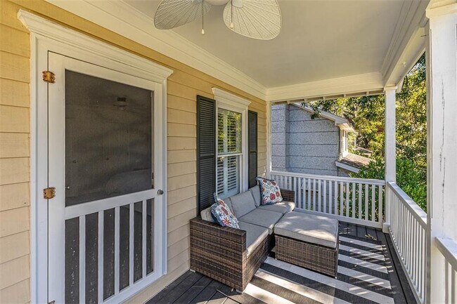 Building Photo - 122 Rosemont St