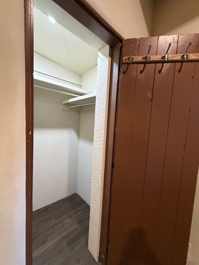 Building Photo - 152 Lorenzo Rd