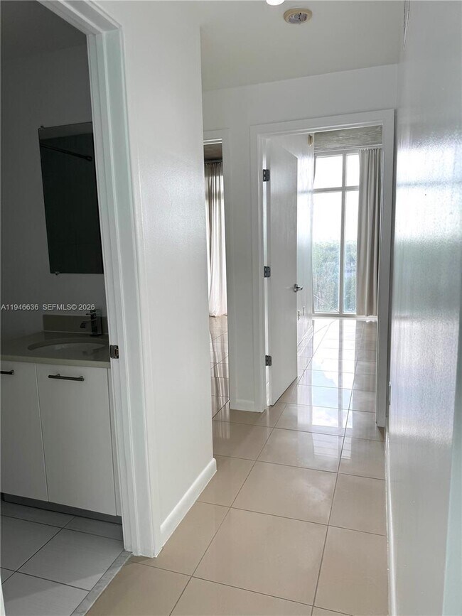 Building Photo - 3250 NE 1st Ave