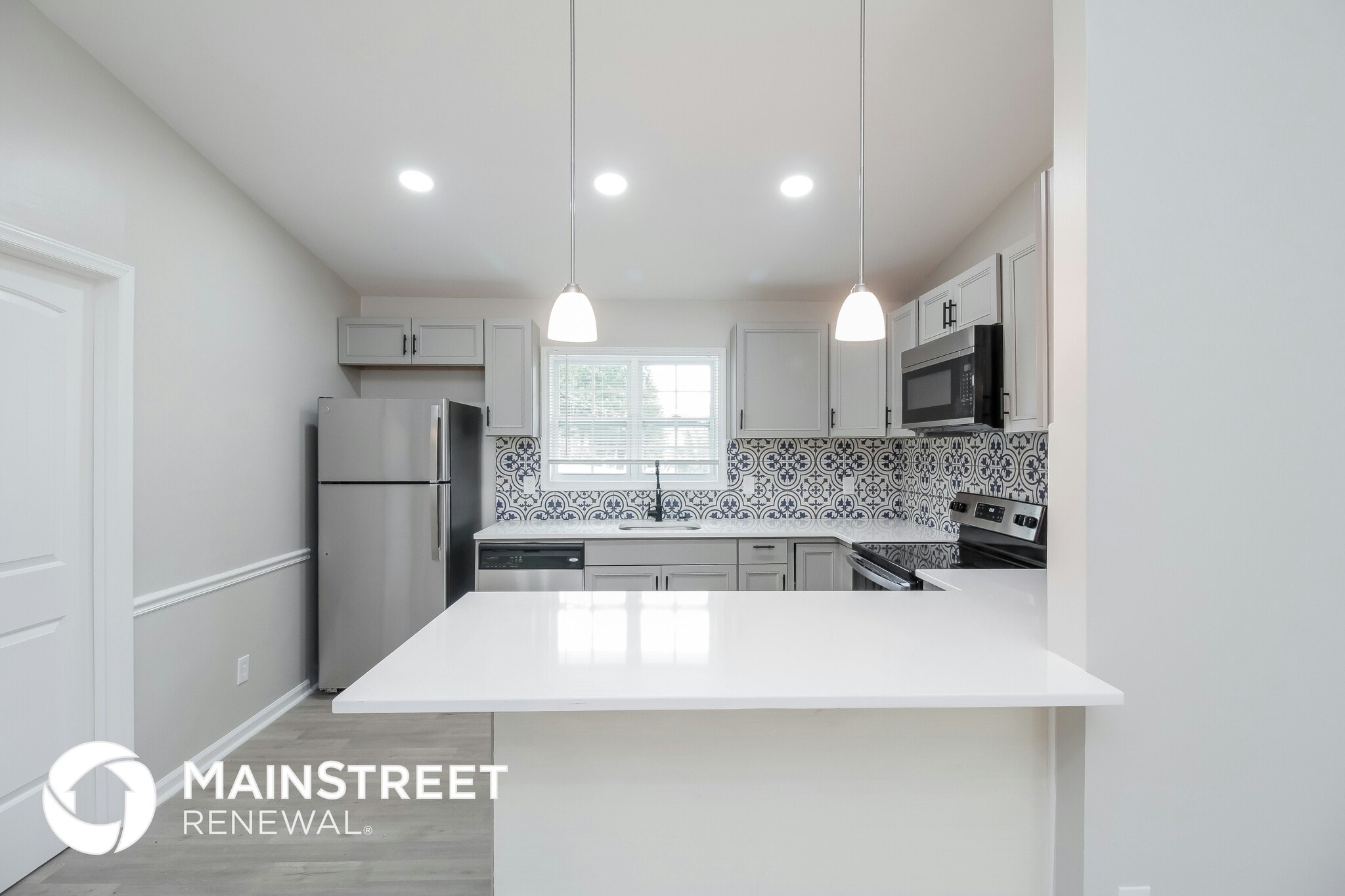 Building Photo - 220 Pine Rd