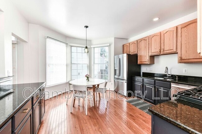 Building Photo - 46342 Summerhill Pl