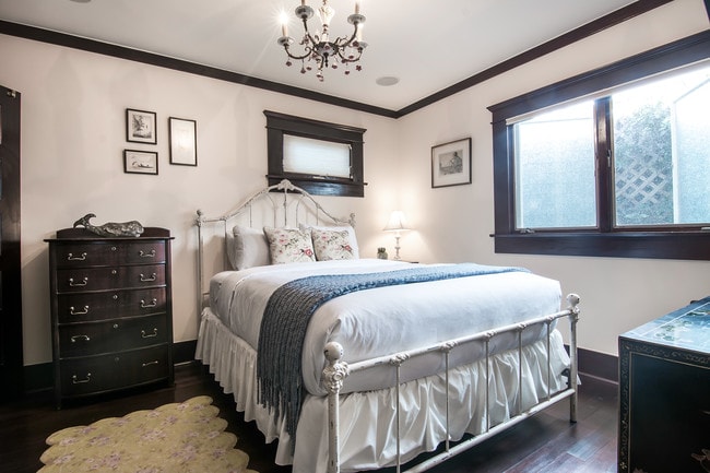 Queen bedroom - 312 Manhattan Ave