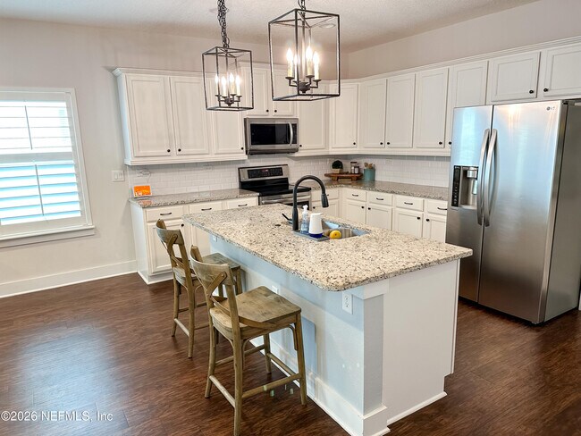 Building Photo - 1117 17th St N