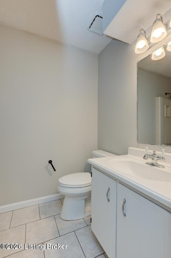 Building Photo - 10402 Timberwood Cir
