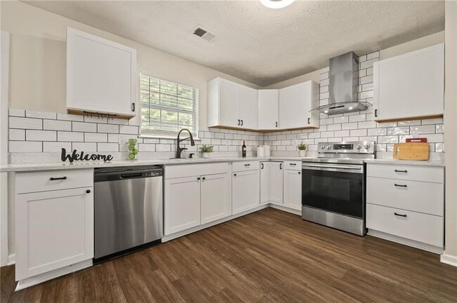 Building Photo - 211 Millstone Dr