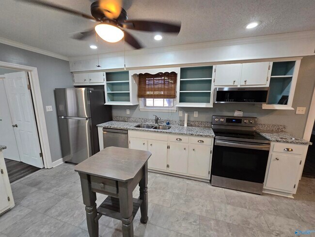 Building Photo - 159 Mallard Dr