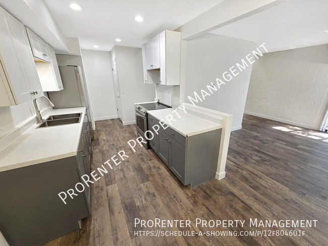 Building Photo - 975 Essex Ct Way